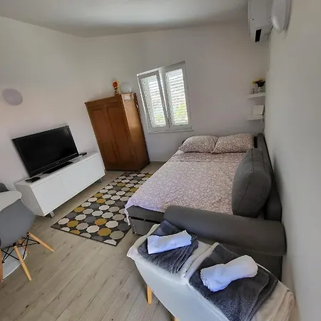 House - Maslina - Tribunj Vodice Apartment Tribunj (Sibenik-Knin)