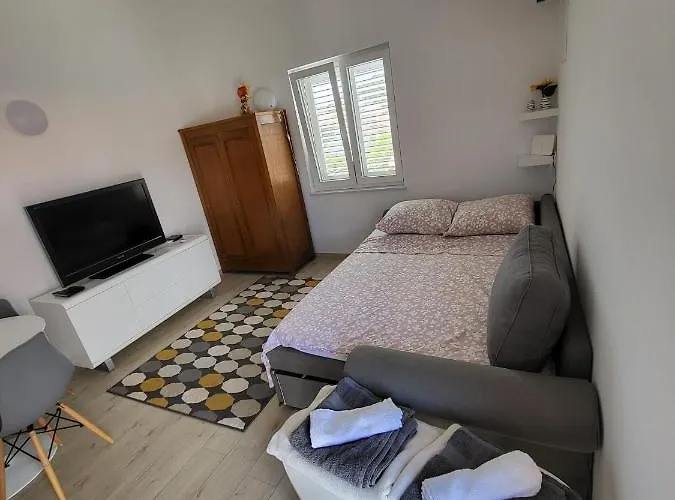 House - Maslina - Tribunj Vodice Apartman Tribalj